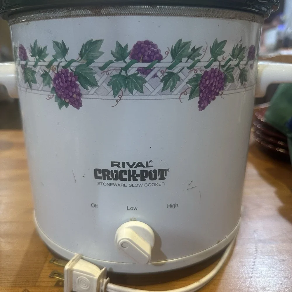 Vintage Rival Crockpot Slow Cooker 5 Quart Ivy Green Grape Vine Pattern USA
